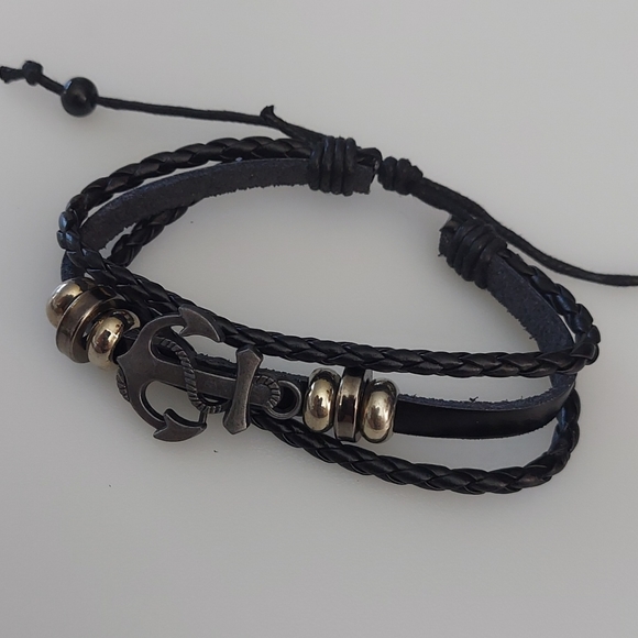 Anchor Bracelet in black - Picture 6 of 8